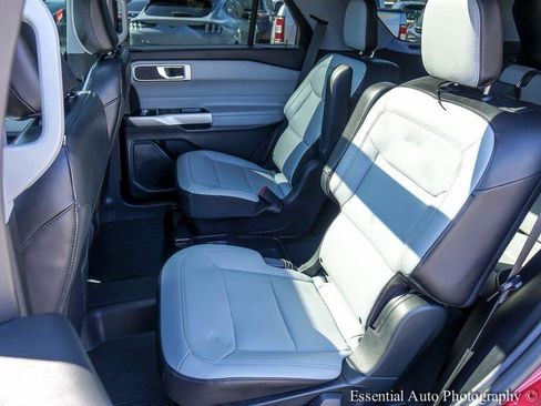 Used 2021 Ford Explorer XLT w/ Equipment Group 202A image 11