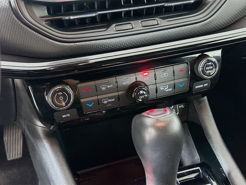 Used 2022 Jeep Compass Altitude w/ Convenience Group image 23