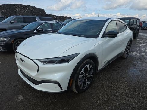 Used 2024 Ford Mustang Mach-E Select image 1