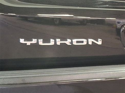 Used 2021 GMC Yukon Denali w/ Denali Ultimate Package image 33