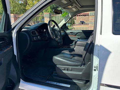 Used 2014 Chevrolet Tahoe LTZ image 6