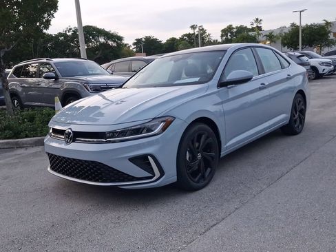 New 2026 Volkswagen Jetta SE FWD image 3