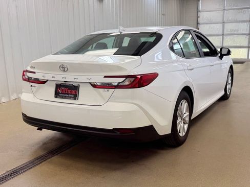 Used 2025 Toyota Camry LE FWD image 5