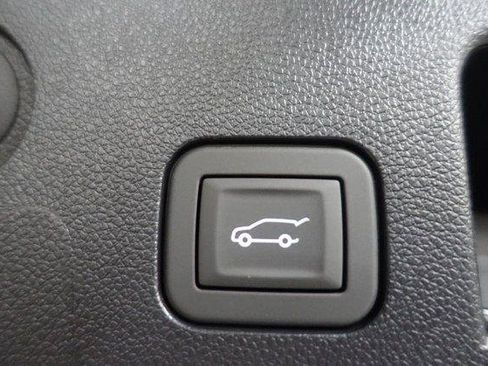 New 2026 Chevrolet Equinox LT w/ Convenience Package II FWD image 20