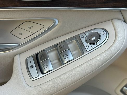 Used 2021 Mercedes-Benz GLC 300 image 14