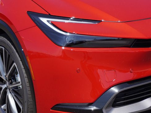 New 2027 Toyota Prius XLE FWD image 3