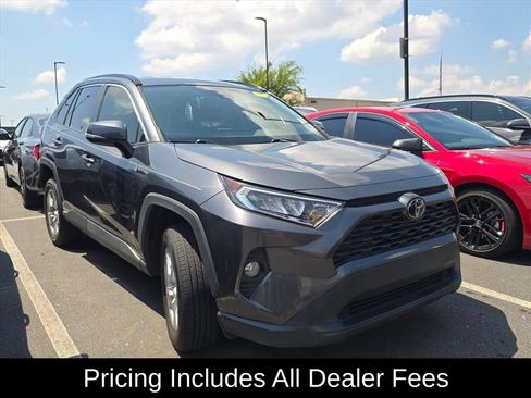 Used 2021 Toyota RAV4 XLE FWD image 1