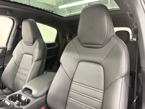 New 2026 Porsche Cayenne S image 5