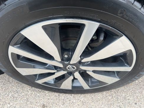 Certified 2022 Nissan Sentra SV w/ SV Premium Package image 41