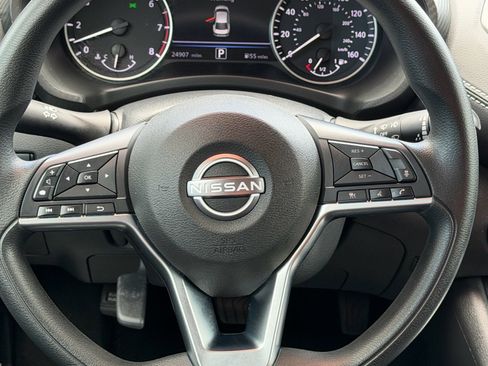 Used 2024 Nissan Sentra SV FWD image 14