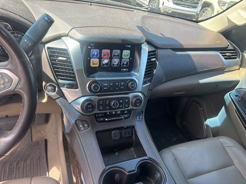 Used 2019 Chevrolet Tahoe LT w/ LT Signature Package AWD/4WD image 11