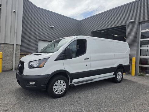 Used 2025 Ford Transit 250 Low Roof w/ Exterior Upgrade Package RWD image 7