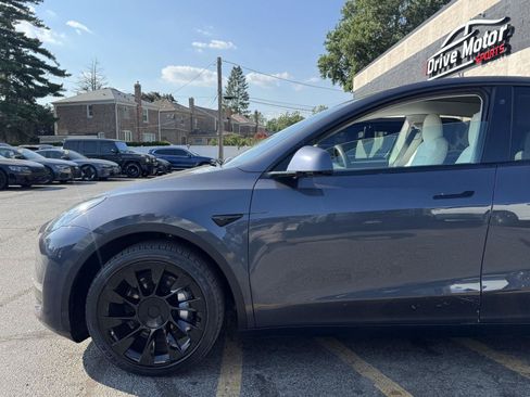 Used 2021 Tesla Model Y Long Range AWD/4WD image 2