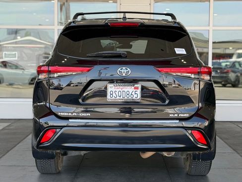 Certified 2020 Toyota Highlander XLE AWD/4WD image 12