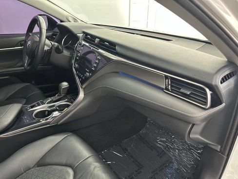 Used 2019 Toyota Camry XSE FWD image 27