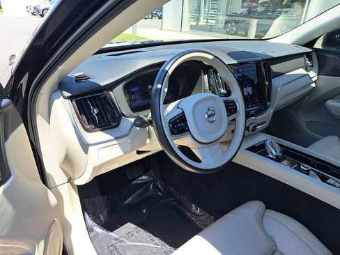 Used 2023 Volvo XC60 B5 Ultimate w/ Climate Package AWD/4WD image 8