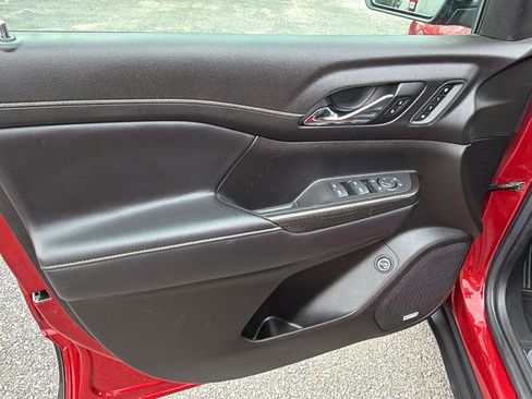 Used 2021 GMC Acadia SLT w/ Preferred Package image 11