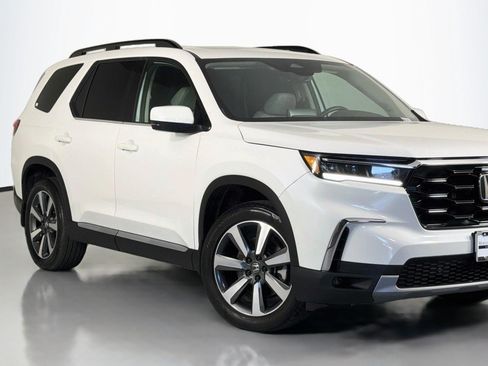 Used 2024 Honda Pilot Touring image 15