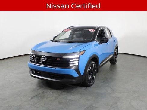 Certified 2025 Nissan Kicks SR FWD image 2