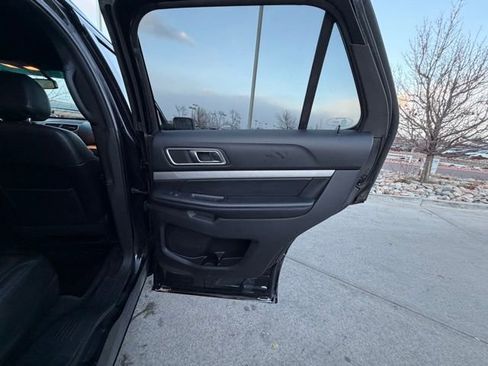 Used 2016 Ford Explorer XLT w/ Equipment Group 202A image 28