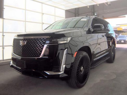 Used 2024 Cadillac Escalade Premium Luxury w/ LPO, Floor Liner Package AWD/4WD image 1