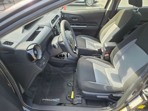Used 2019 Toyota Prius C FWD image 16