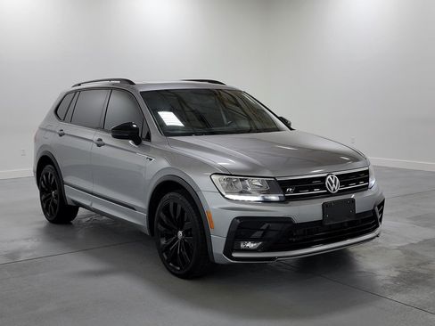 Used 2021 Volkswagen Tiguan SE R-Line FWD image 2