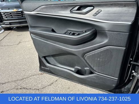 Used 2024 Jeep Grand Cherokee L Limited w/ Luxury Tech Group II image 23