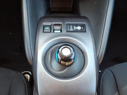 Used 2022 Nissan Leaf S image 22