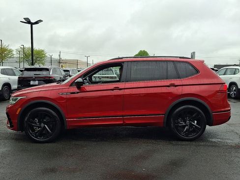 Certified 2024 Volkswagen Tiguan SE R-Line AWD/4WD image 6