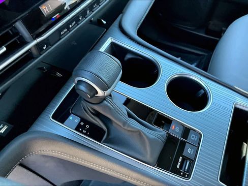 Used 2025 Toyota Sienna XLE image 17