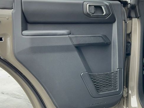 Used 2025 Ford Bronco Badlands image 34