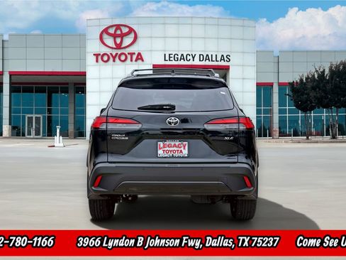 Used 2026 Toyota Corolla Cross XLE FWD image 9