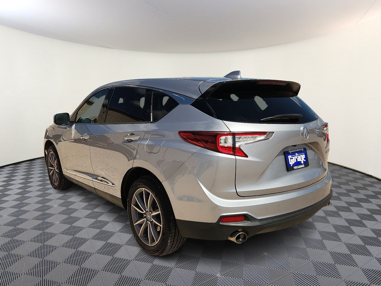 Used 2019 Acura RDX w/ Technology Package FWD image 3