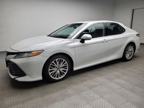 Used 2019 Toyota Camry XLE image 2
