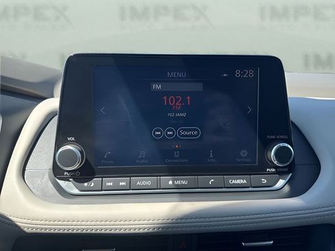 Used 2025 Nissan Rogue SV FWD image 17