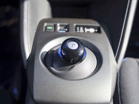 Used 2018 Nissan Leaf S image 19