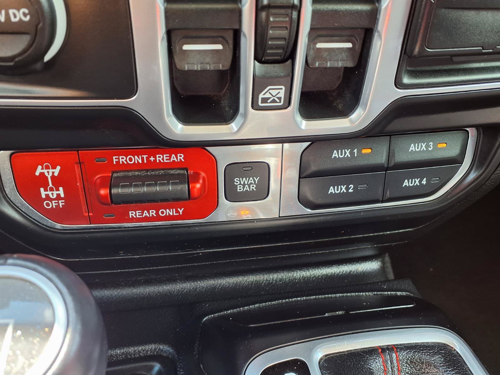 Used 2018 Jeep Wrangler Unlimited Rubicon AWD/4WD image 11