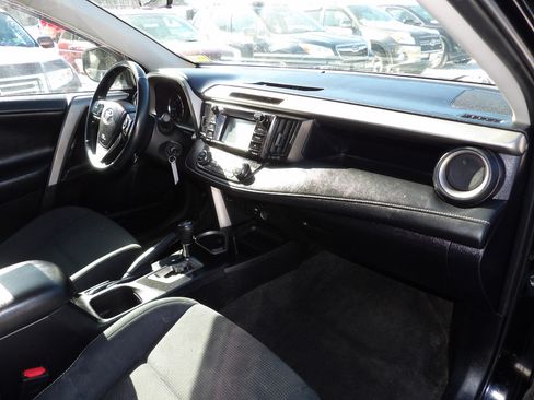 Used 2016 Toyota RAV4 XLE image 7