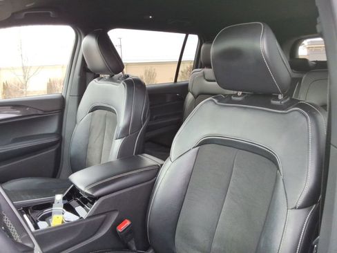 Used 2022 Jeep Grand Cherokee L Laredo image 23