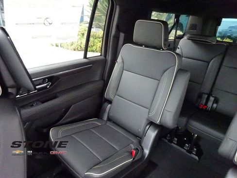 New 2026 Chevrolet Suburban Premier image 14