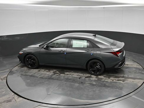 New 2026 Hyundai Elantra SEL Sport FWD image 27