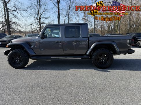 Used 2023 Jeep Gladiator Mojave w/ LED Lighting Group image 4
