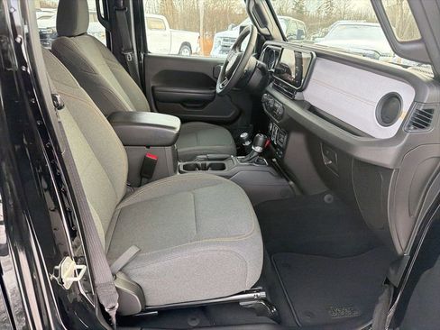 Used 2024 Jeep Wrangler Unlimited w/ Convenience Group image 21
