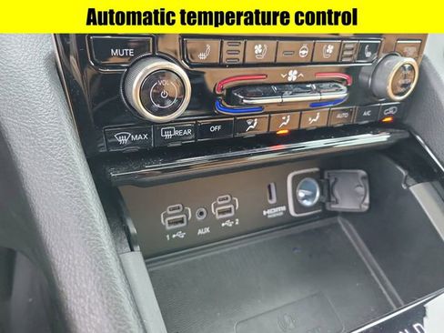 Used 2022 Jeep Grand Cherokee Summit w/ Luxury Tech Group V AWD/4WD image 16