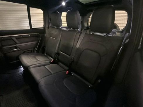 Certified 2025 Land Rover Defender 130 X-Dynamic SE AWD/4WD image 17