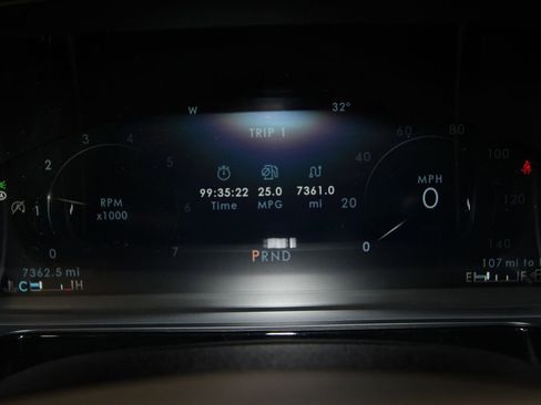 Used 2025 Lincoln Corsair AWD w/ Equipment Group 101A image 10