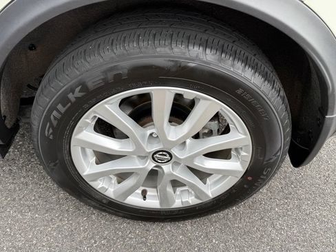 Used 2022 Nissan Rogue Sport SV AWD/4WD image 12