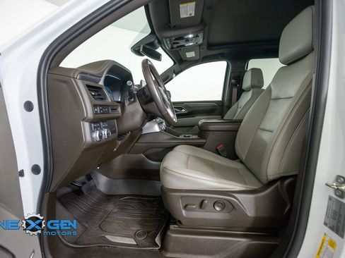 Used 2023 GMC Yukon SLT AWD/4WD image 11