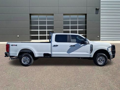 Used 2024 Ford F250 XL w/ Snow Plow/Camper Package AWD/4WD image 4